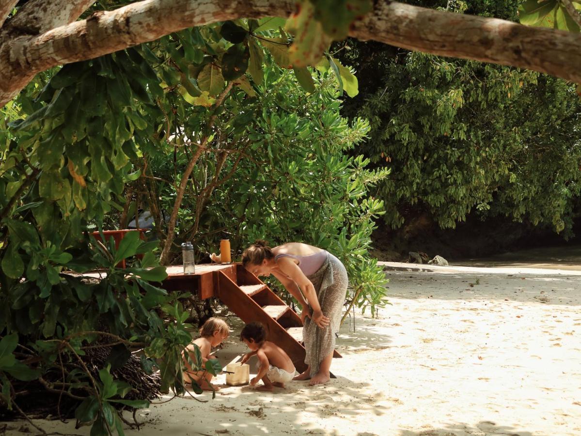 Raja Ampat Eco Lodge Tapokreng Экстерьер фото